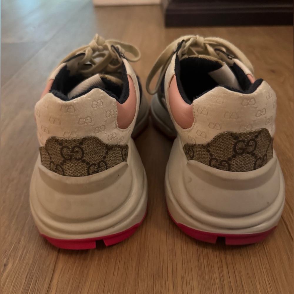 Authentic Gucci Rhyton low-top sneakers Size 40.5 - Picture 9 of 11